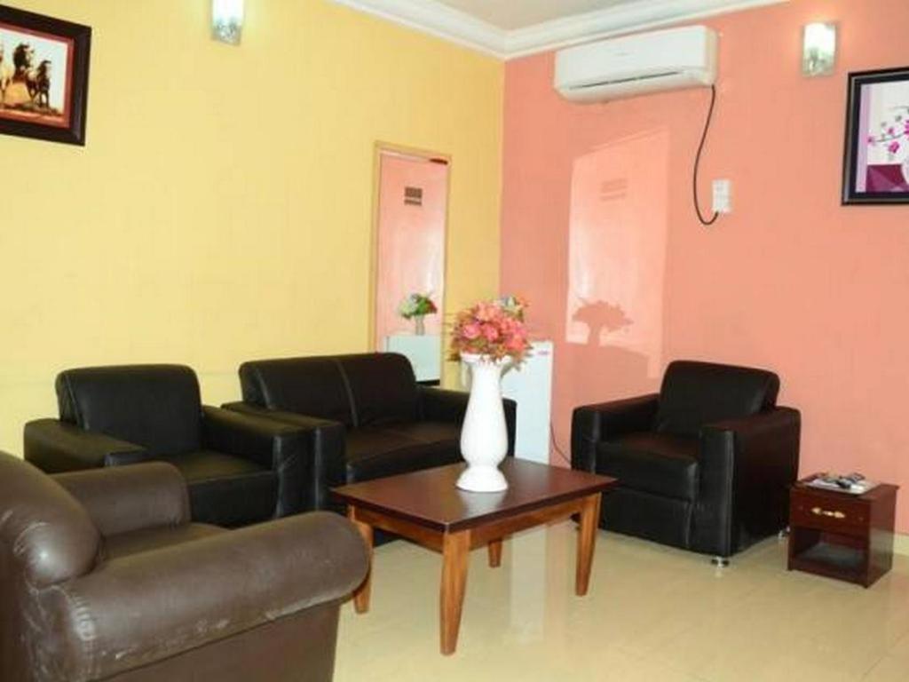 Newton Hotels Limited Owerri Esterno foto
